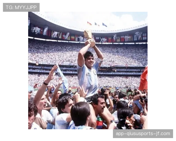 梅西与马拉多纳的历史地位差距：能力、时代与成就的深层对比