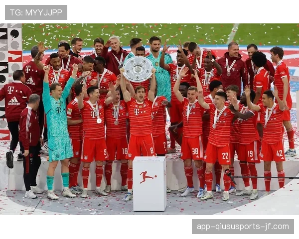 凯恩与莱万：拜仁中锋传承中的技术风格与战术角色差异分析